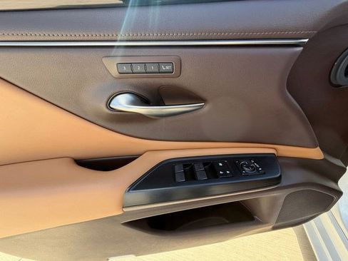 Used 2020 Lexus ES 350 w/ Premium Package FWD image 11