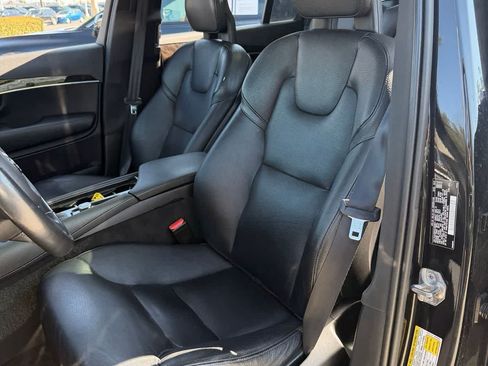 Used 2018 Volvo XC90 T6 Momentum w/ Convenience Package AWD/4WD image 9
