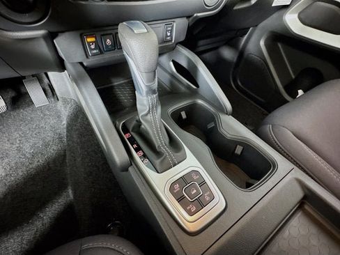 New 2026 Nissan Frontier SV w/ All-Weather Content Package AWD/4WD image 18
