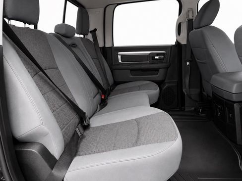 Used 2018 RAM 1500 SLT AWD/4WD image 16