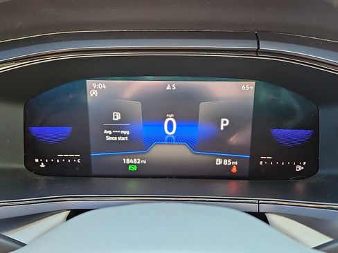 Certified 2022 Volkswagen Taos SE image 19