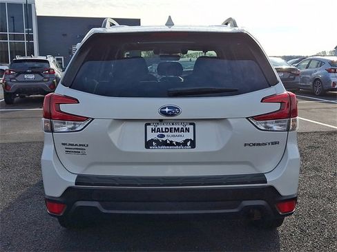 Used 2019 Subaru Forester Premium image 6