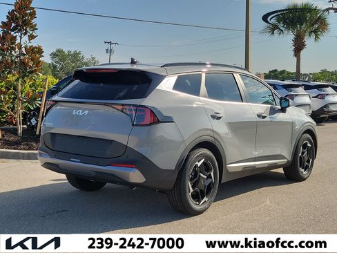 New 2026 Kia Sportage EX w/ EX Panorama Roof Package FWD image 6
