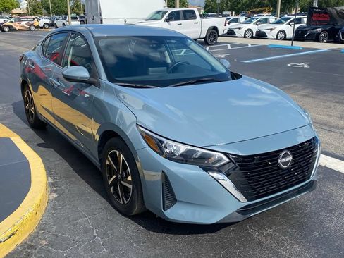 Used 2025 Nissan Sentra SV FWD image 2