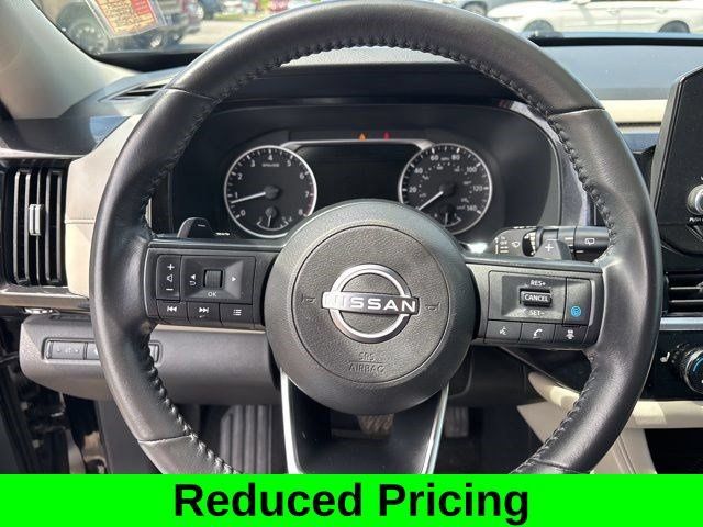 Used 2024 Nissan Pathfinder SV AWD/4WD image 16