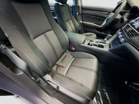 Used 2020 Honda Accord EX image 15