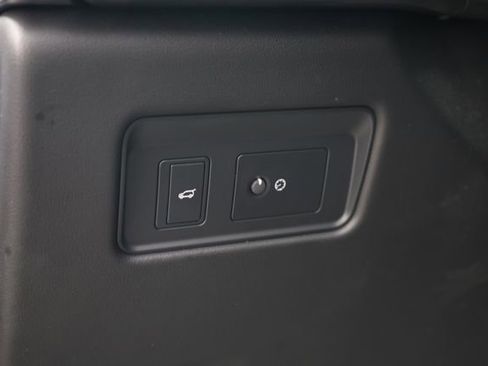 Used 2024 Jaguar F-PACE R-Dynamic S image 11