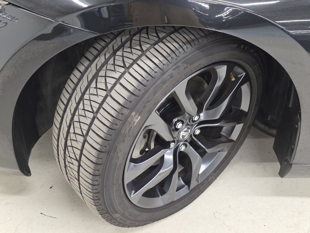 Used 2017 Nissan 370Z Coupe RWD image 36