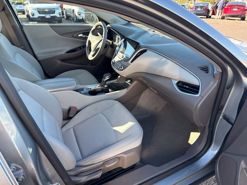 Used 2024 Chevrolet Malibu LT FWD image 36