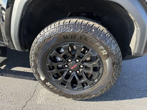 Used 2026 GMC Canyon Elevation w/ Convenience Package image 12