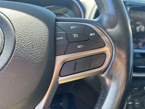 Used 2020 Jeep Cherokee Limited AWD/4WD image 17