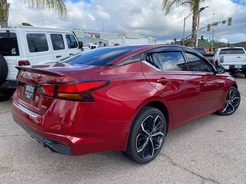 Used 2023 Nissan Altima 2.5 SR w/ SR Premium Package image 4