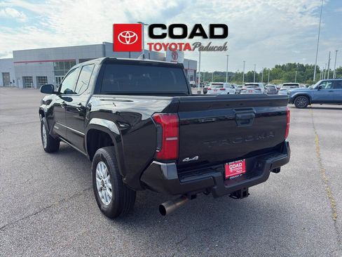Certified 2025 Toyota Tacoma SR5 AWD/4WD image 3