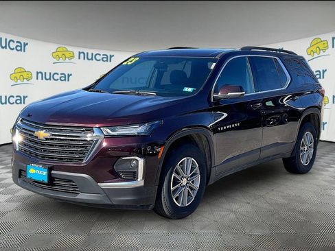 Used 2023 Chevrolet Traverse LT w/ Rear Camera Mirror Package image 3