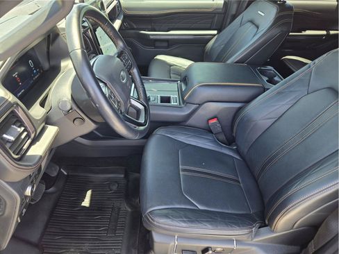 Certified 2022 Ford Expedition Platinum RWD image 11