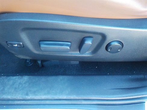 Used 2018 Toyota Highlander Limited Platinum image 30