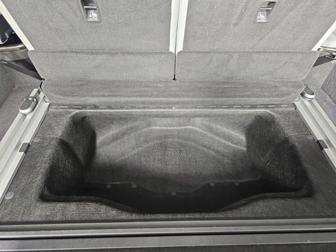 Used 2023 Rivian R1S Adventure image 26