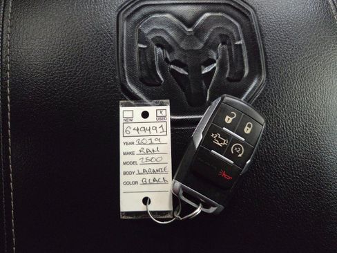 Used 2019 RAM 2500 Laramie w/ Black Appearance Package AWD/4WD image 48