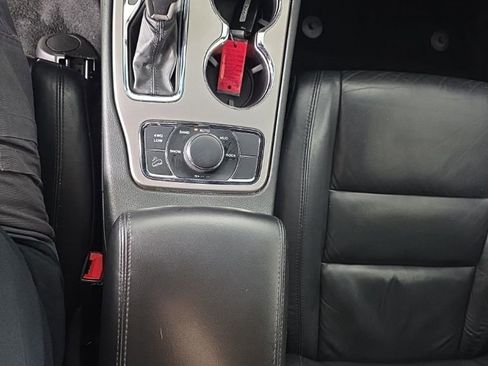 Used 2019 Jeep Grand Cherokee Limited image 21