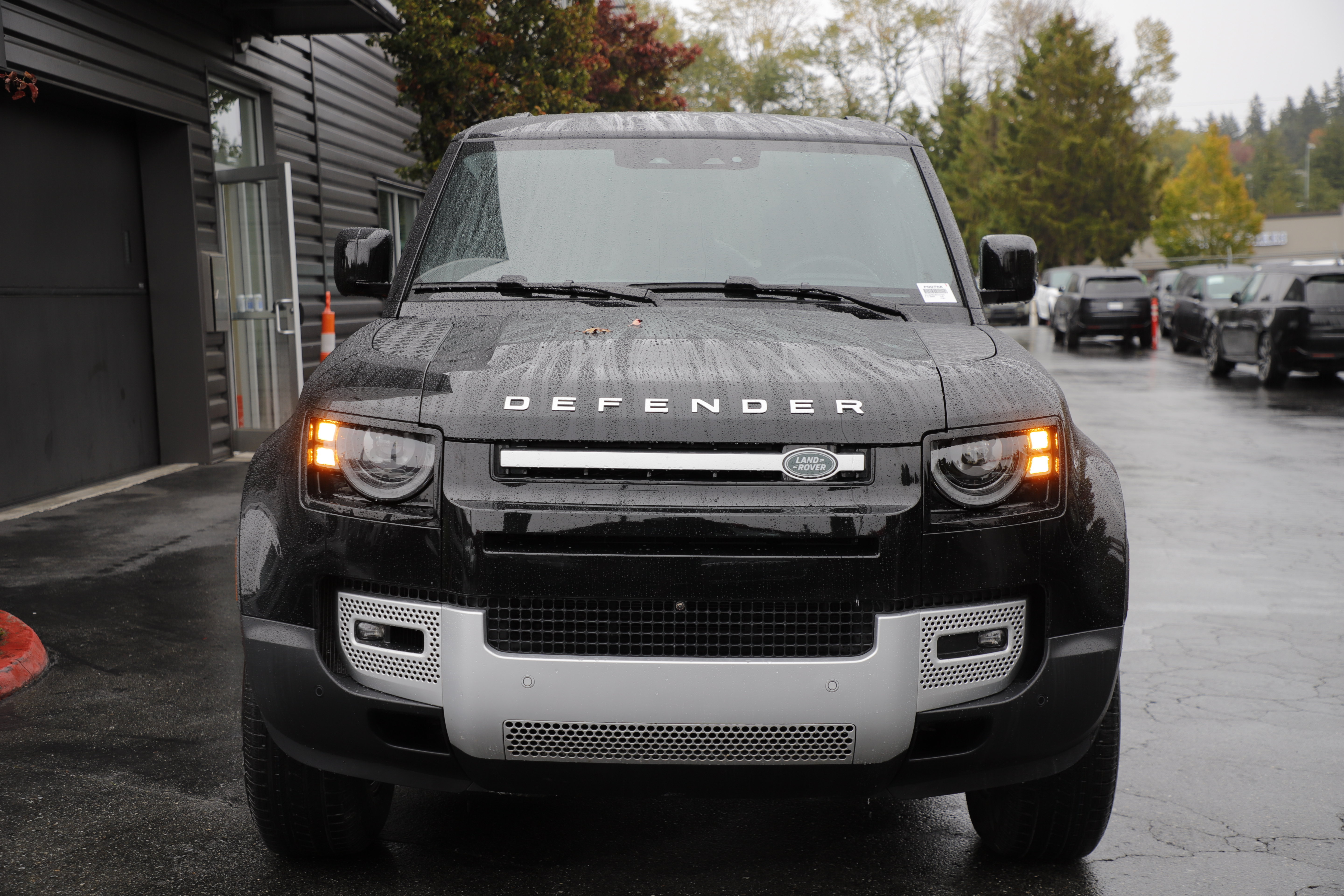 Used 2025 Land Rover Defender 110 S AWD/4WD image 4