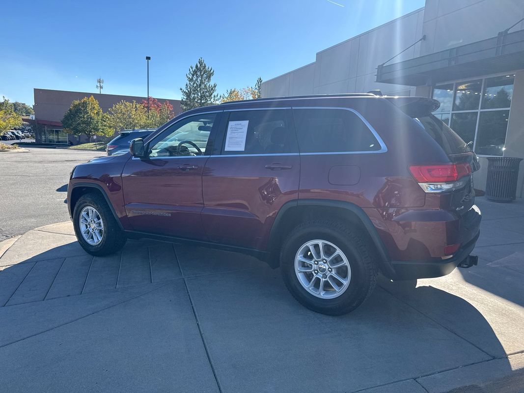 Used 2018 Jeep Grand Cherokee Laredo AWD/4WD image 11