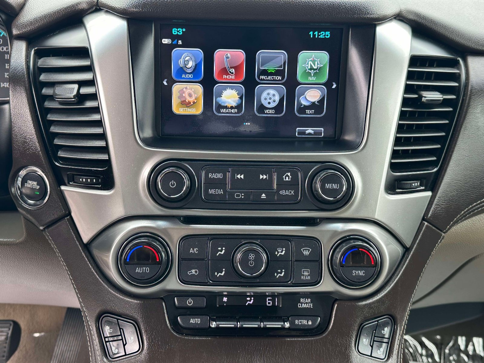 Used 2019 Chevrolet Suburban Premier AWD/4WD image 9