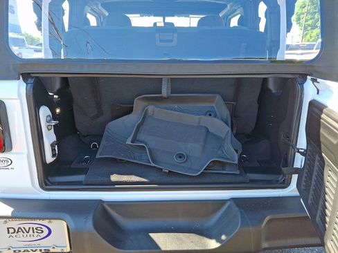Used 2025 Jeep Wrangler Sport AWD/4WD image 28