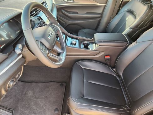 New 2025 Jeep Grand Cherokee L Limited image 13