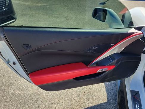 Used 2016 Chevrolet Corvette Z06 w/ Z07 Performance Package image 9