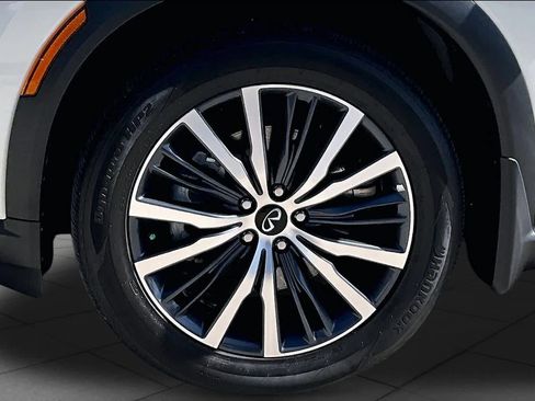 Used 2025 INFINITI QX60 Sensory w/ Vision Package AWD/4WD image 11