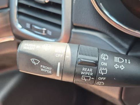 Used 2020 Jeep Grand Cherokee Limited w/ Luxury Group II AWD/4WD image 27