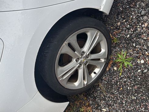 Used 2017 Chevrolet Cruze Premier image 8