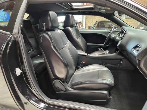 Used 2015 Dodge Challenger SXT Plus RWD image 24