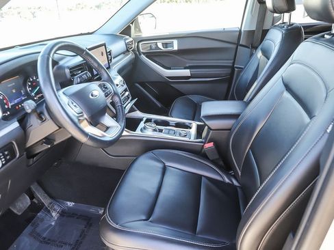 Used 2024 Ford Explorer XLT w/ Equipment Group 202A image 21