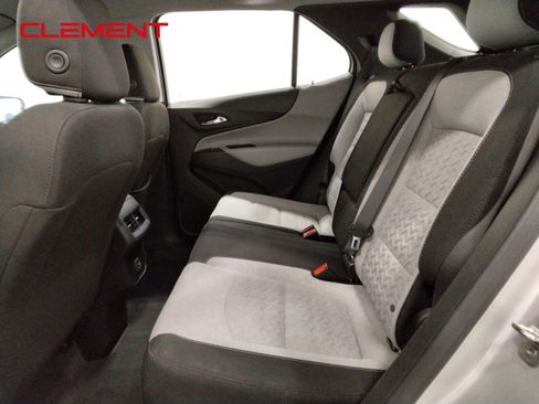 Used 2022 Chevrolet Equinox LS image 32