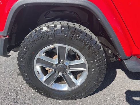 Used 2020 Jeep Wrangler Unlimited Sahara image 10