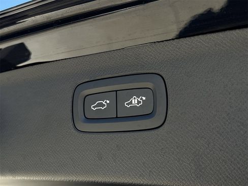 Used 2025 Volvo XC90 T8 Core image 26