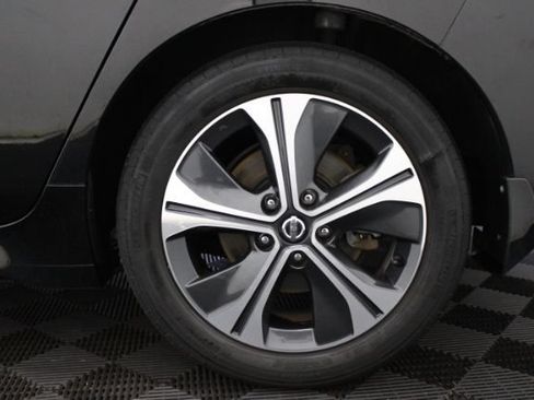 Used 2019 Nissan Leaf SV w/ SV Technology Package FWD image 11