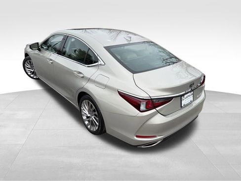 Used 2021 Lexus ES 350 Luxury w/ Accessory Package 2 image 4