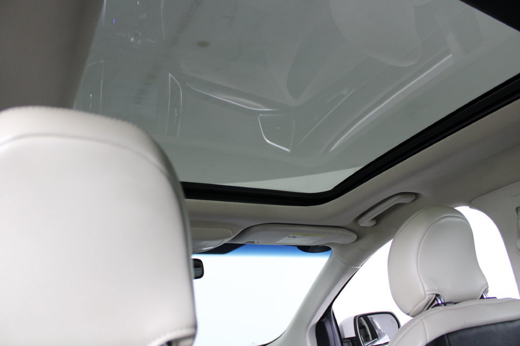 Used 2018 Ford Edge Titanium w/ Equipment Group 301A AWD/4WD image 23