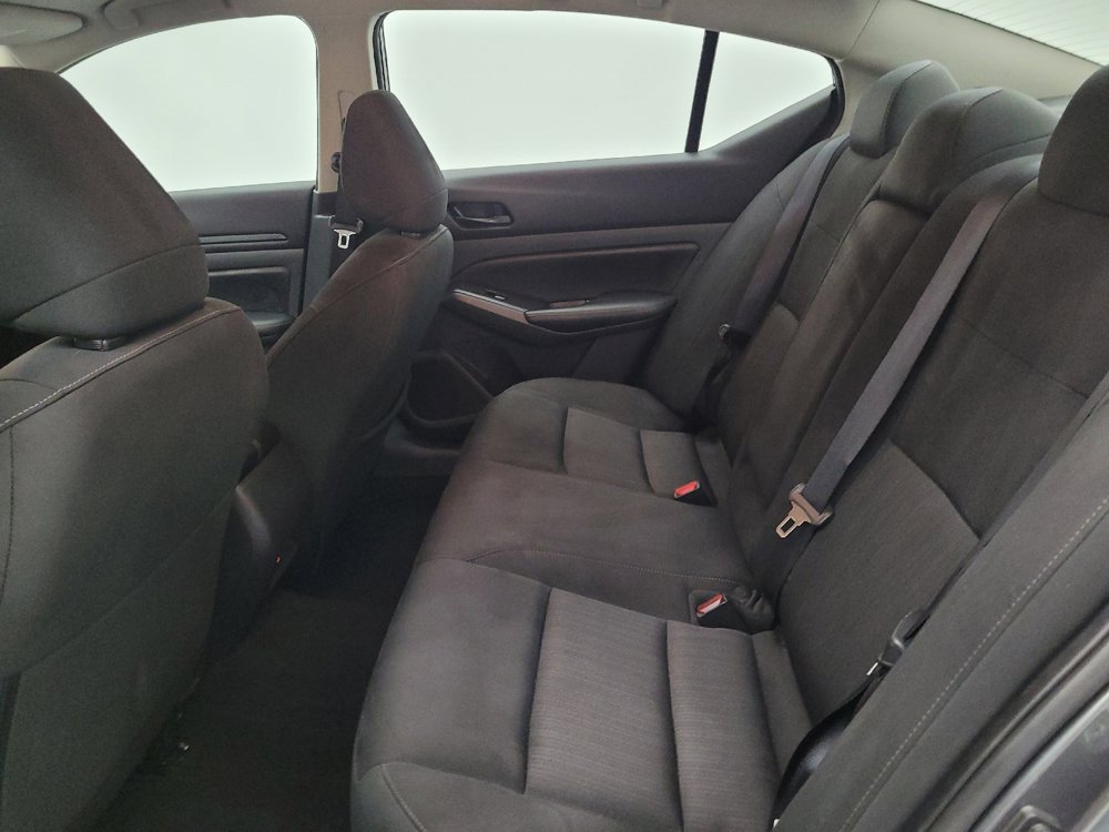 Used 2025 Nissan Altima 2.5 SV FWD image 18