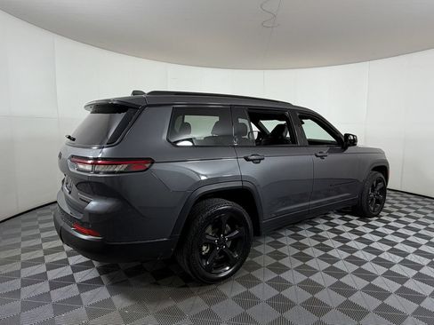 Used 2024 Jeep Grand Cherokee L Limited w/ Black Appearance Package AWD/4WD image 4