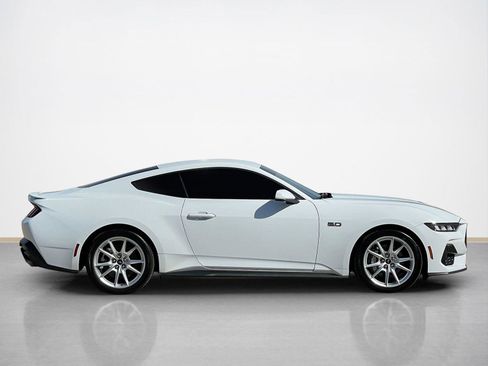 Used 2024 Ford Mustang GT Premium image 8