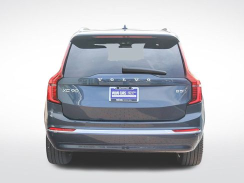 Certified 2025 Volvo XC90 B5 Core w/ Climate Package image 9