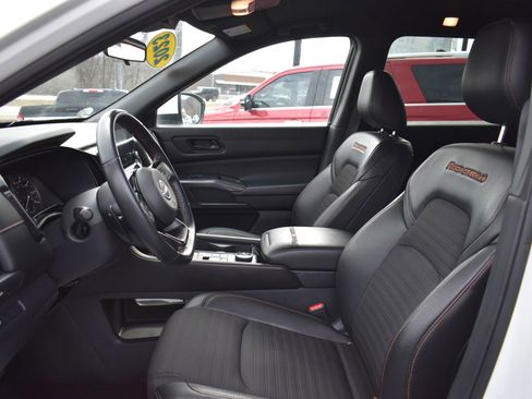 Used 2023 Nissan Pathfinder Rock Creek image 16