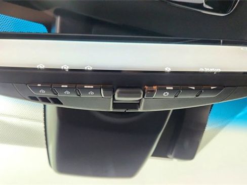 Used 2023 Toyota Venza Limited image 55