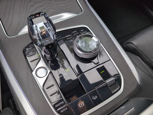 Used 2021 BMW X7 xDrive40i w/ M Sport Package AWD/4WD image 45