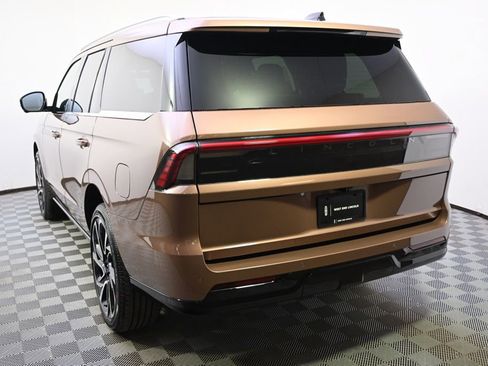 New 2026 Lincoln Navigator Black Label AWD/4WD image 4