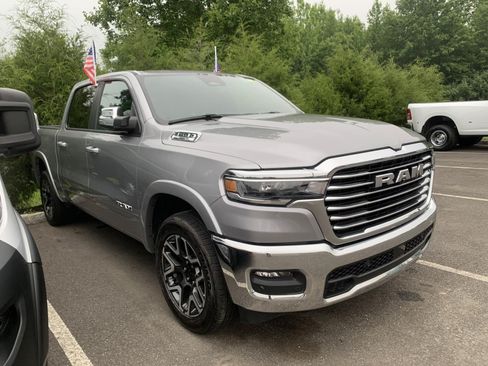 Used 2025 RAM 1500 Laramie AWD/4WD image 1