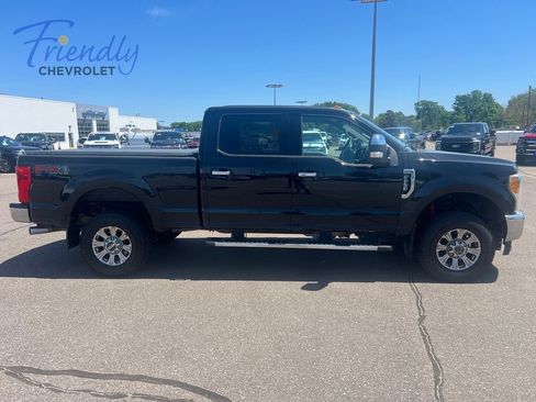 Used 2017 Ford F250 XLT w/ XLT Premium Package AWD/4WD image 9